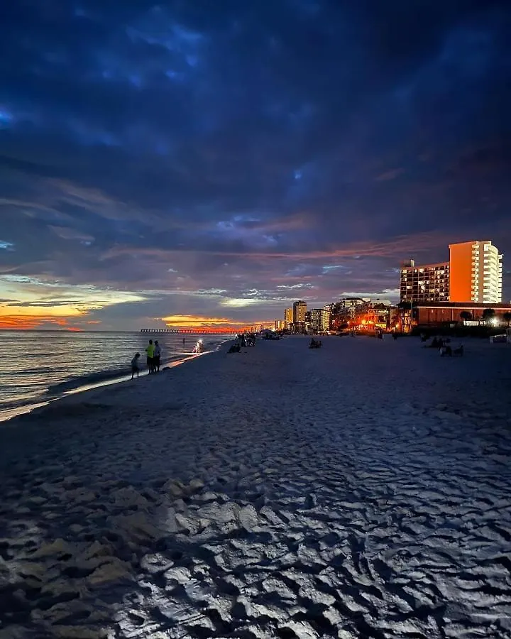 Sunny Daze: Beachside Family Resort Panama City Beach Holiday home